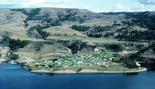 Community on Lake Roosevelt