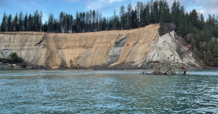 Landslide on Lake Roosevelt